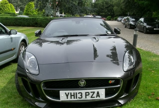 Jaguar F-TYPE S V8 Convertible