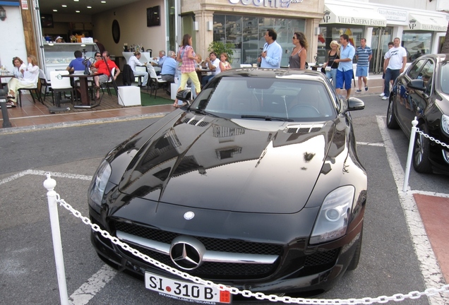 Mercedes-Benz SLS AMG