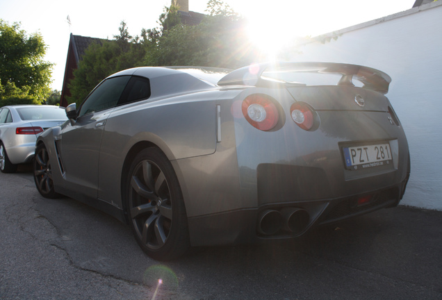 Nissan GT-R