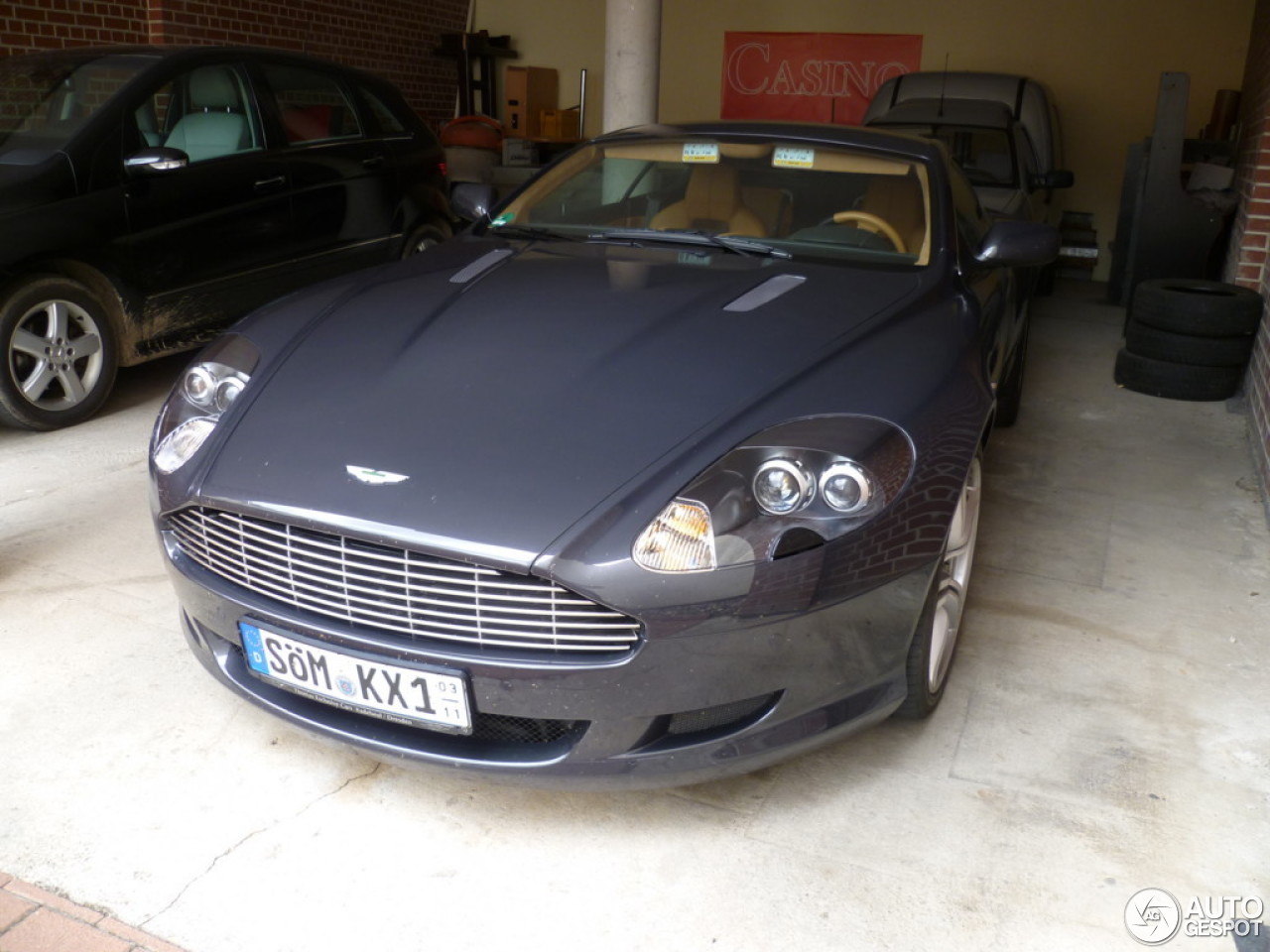 Aston Martin DB9