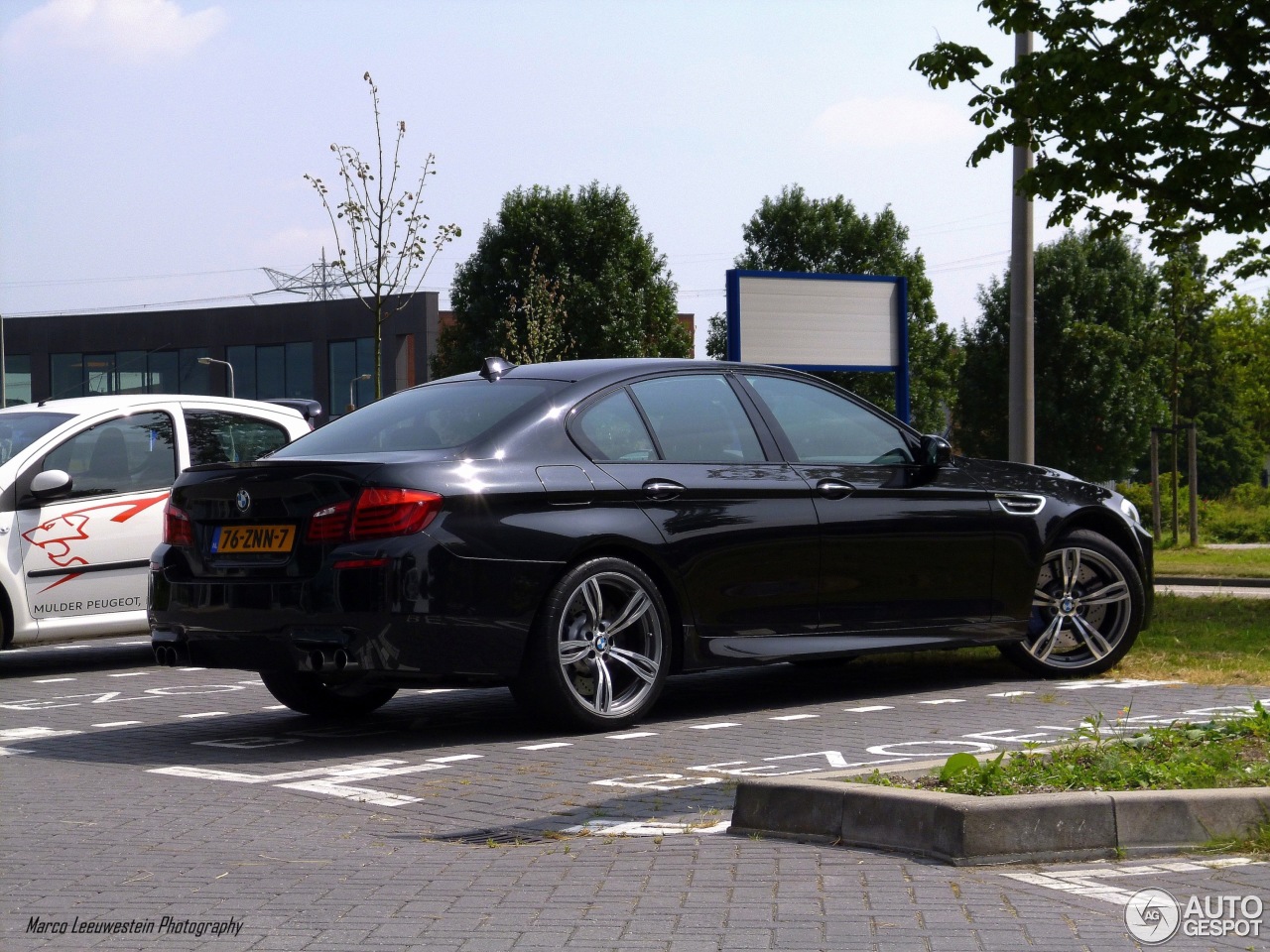 BMW M5 F10 2011