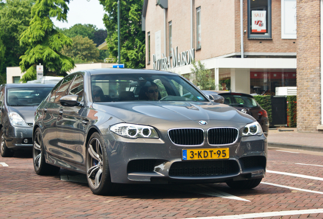 BMW M5 F10 2011