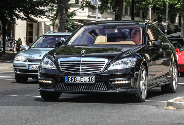 Mercedes-Benz S 63 AMG W221 2011