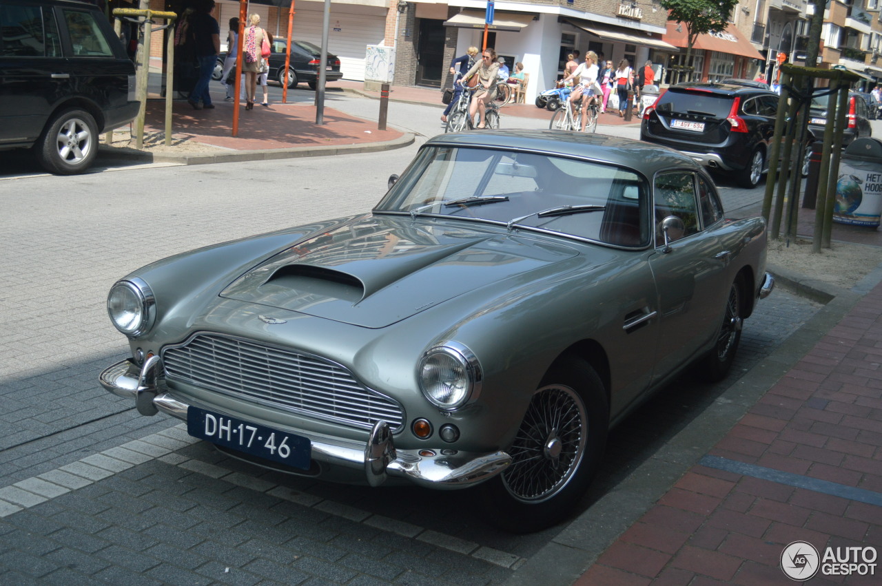 Aston Martin DB4