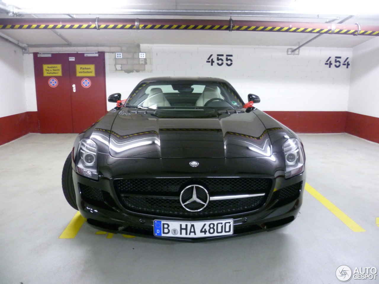 Mercedes-Benz SLS AMG