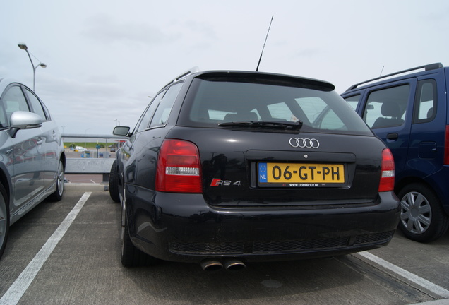 Audi RS4 Avant B5