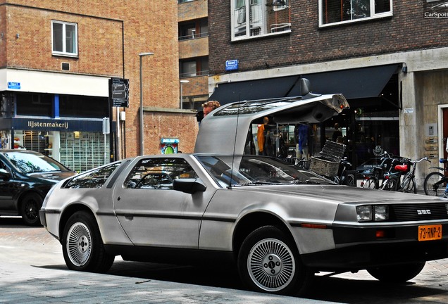 DeLorean DMC-12