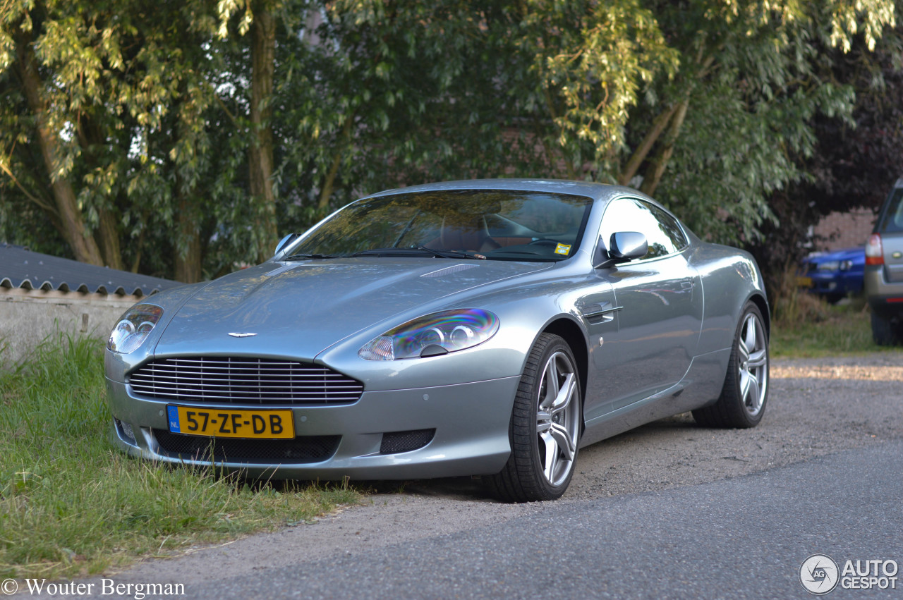 Aston Martin DB9