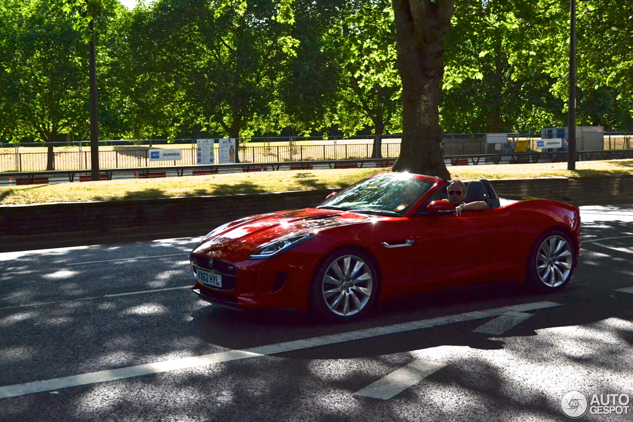 Jaguar F-TYPE S V8 Convertible