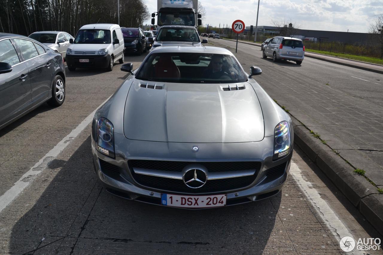 Mercedes-Benz SLS AMG