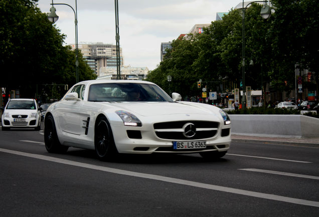 Mercedes-Benz SLS AMG