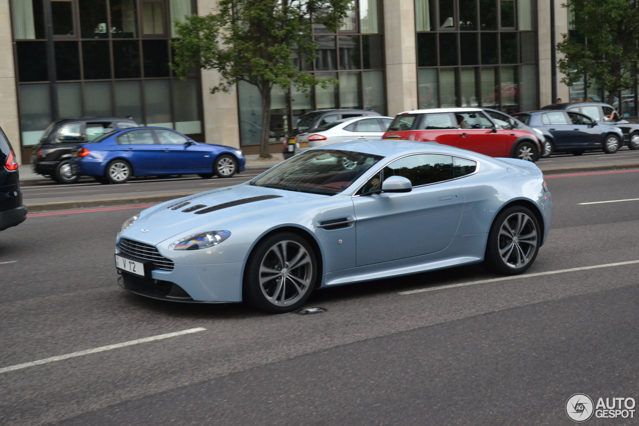 Aston Martin V12 Vantage