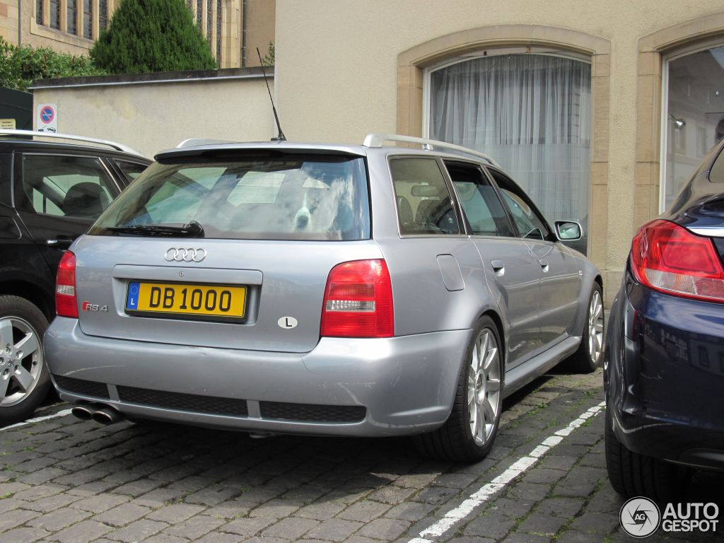 Audi RS4 Avant B5