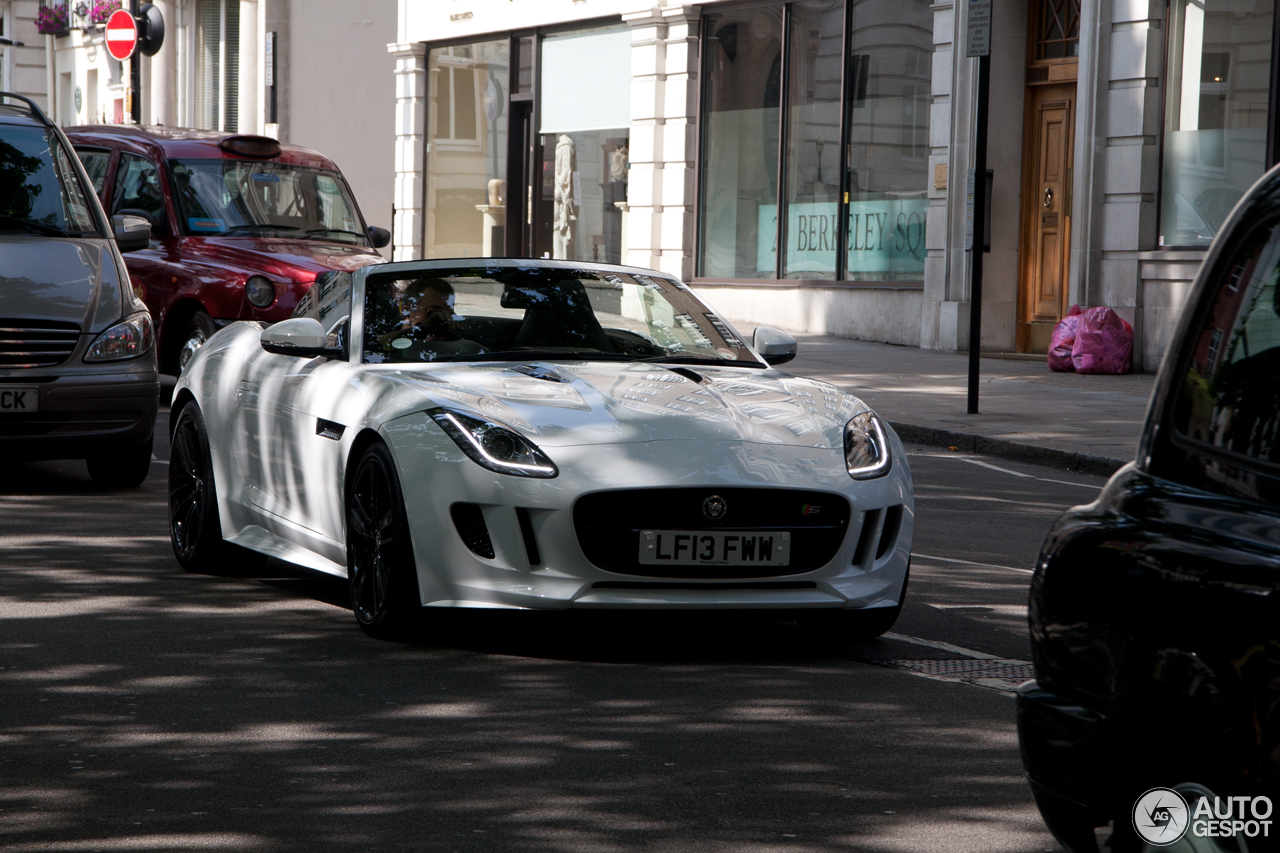 Jaguar F-TYPE S V8 Convertible