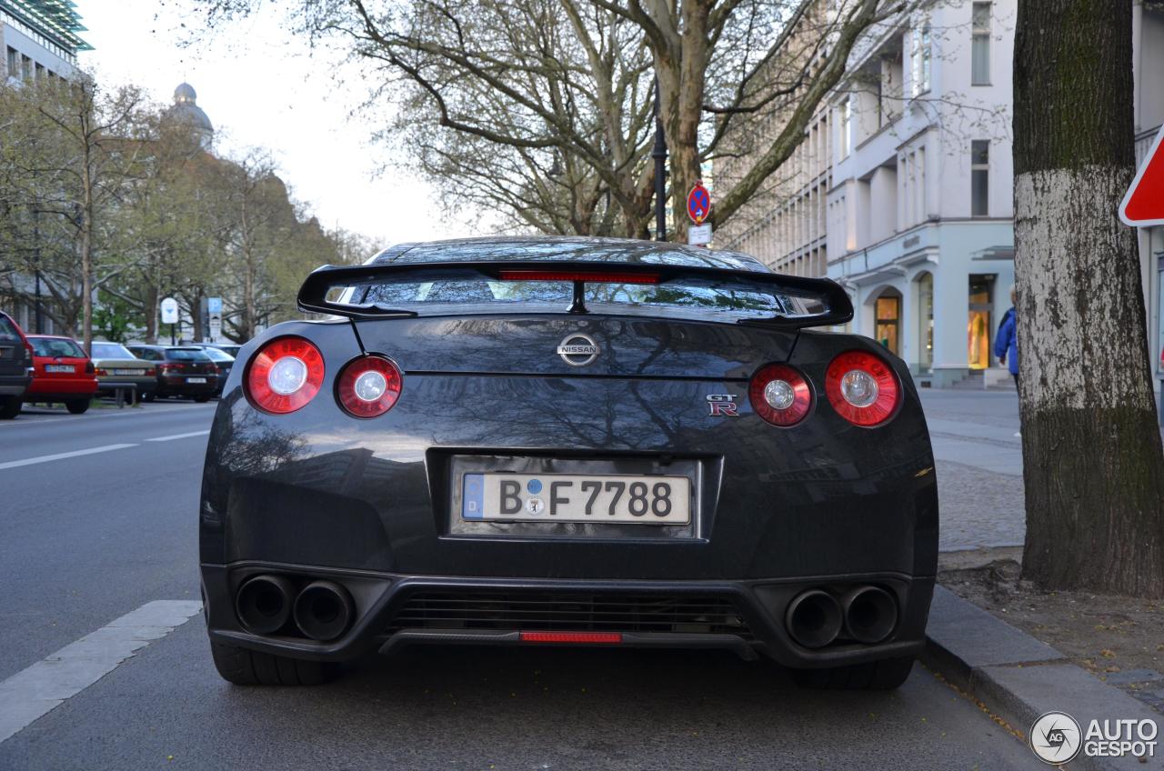 Nissan GT-R 2011