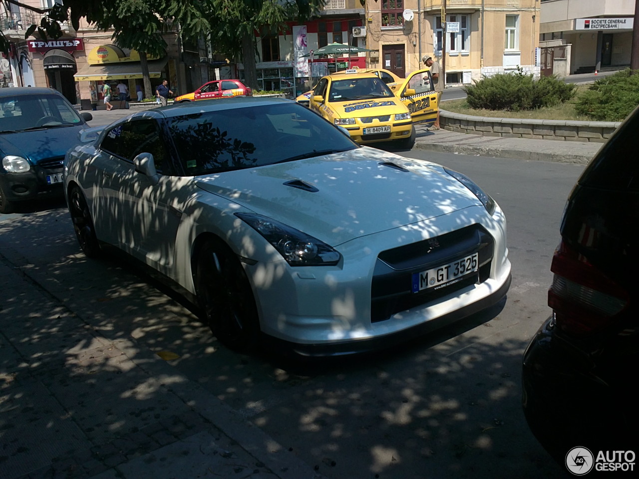 Nissan GT-R