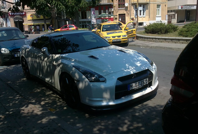 Nissan GT-R