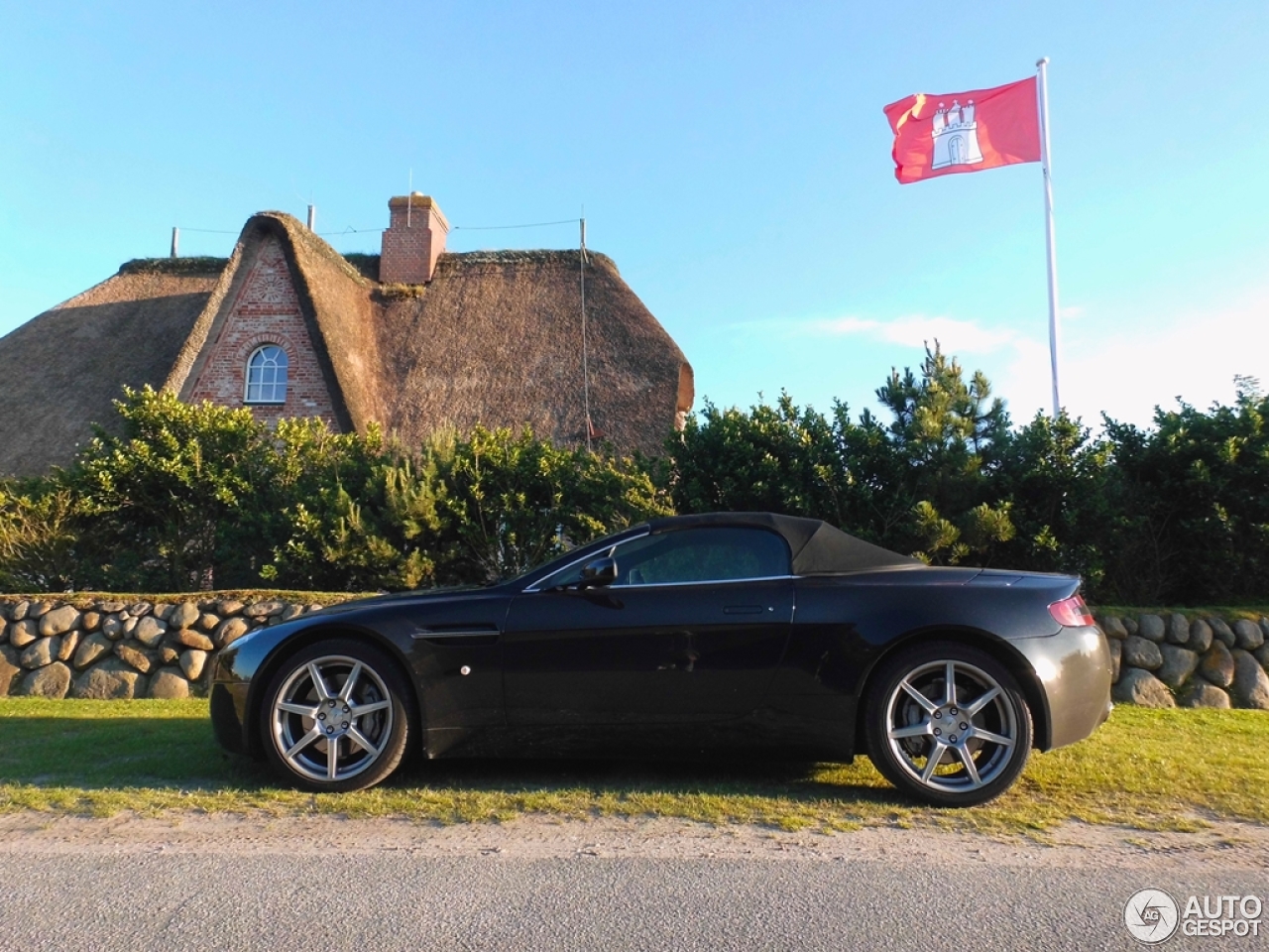 Aston Martin V8 Vantage Roadster