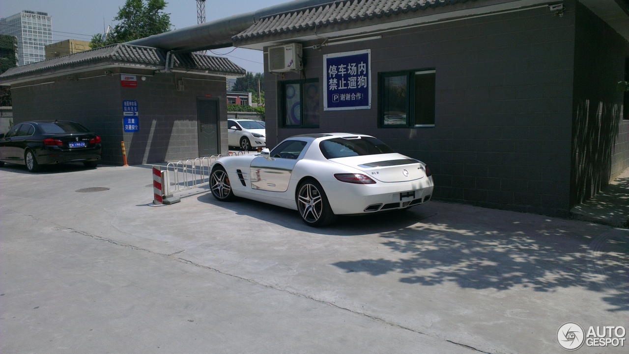 Mercedes-Benz SLS AMG