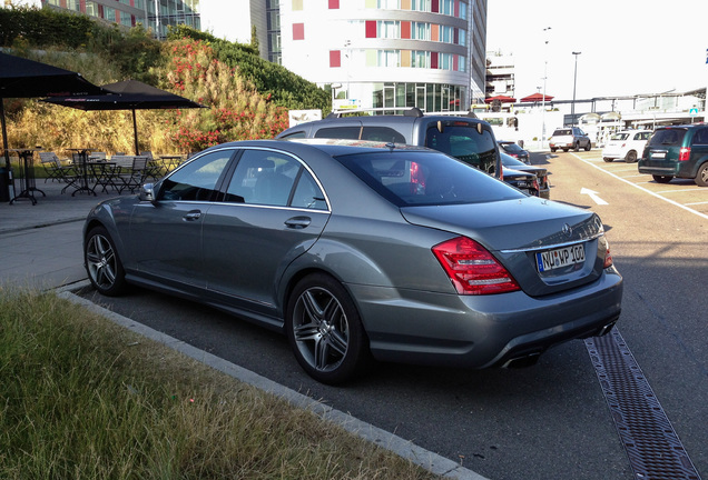 Mercedes-Benz S 63 AMG W221 2011