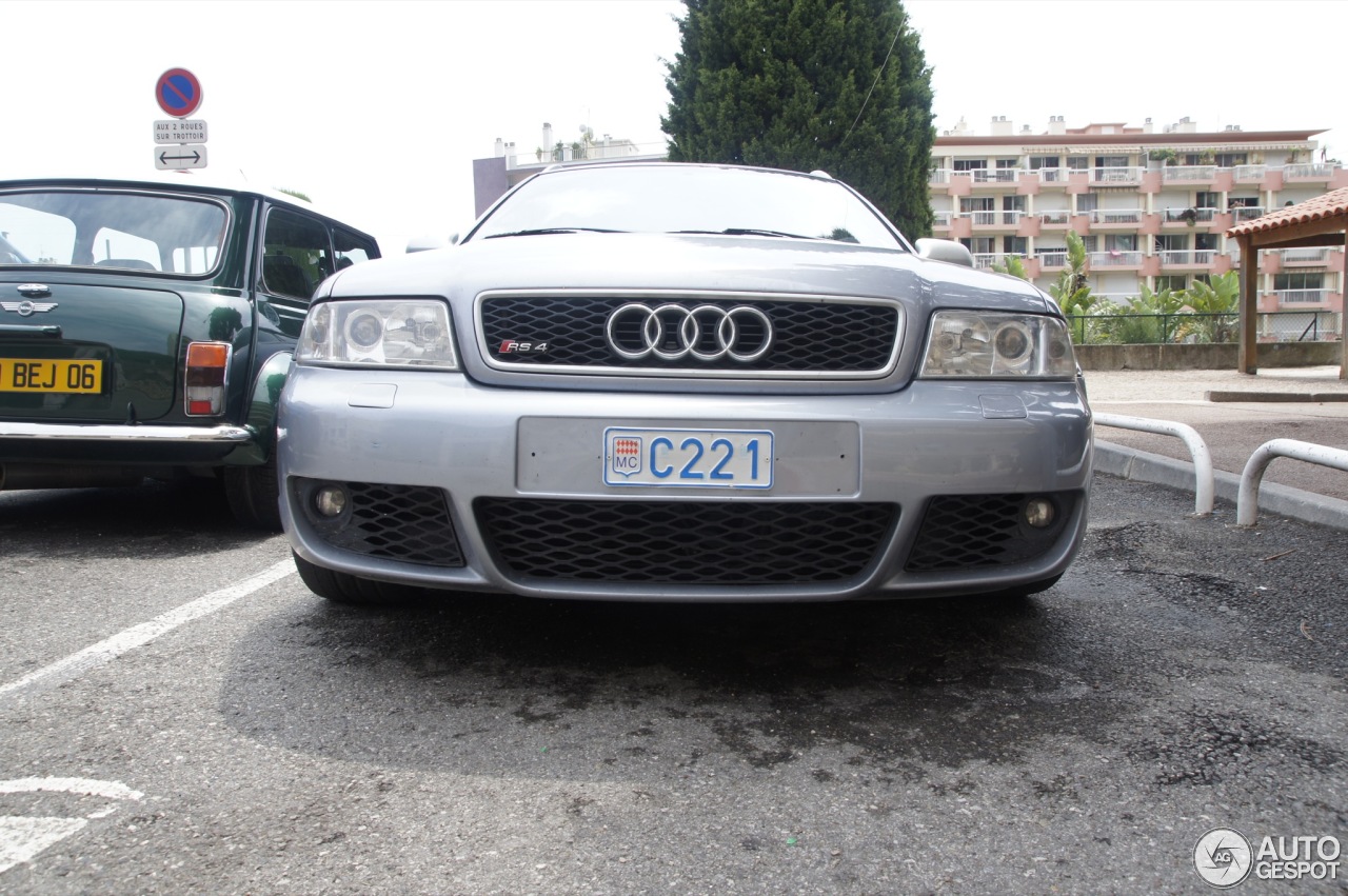 Audi RS4 Avant B5