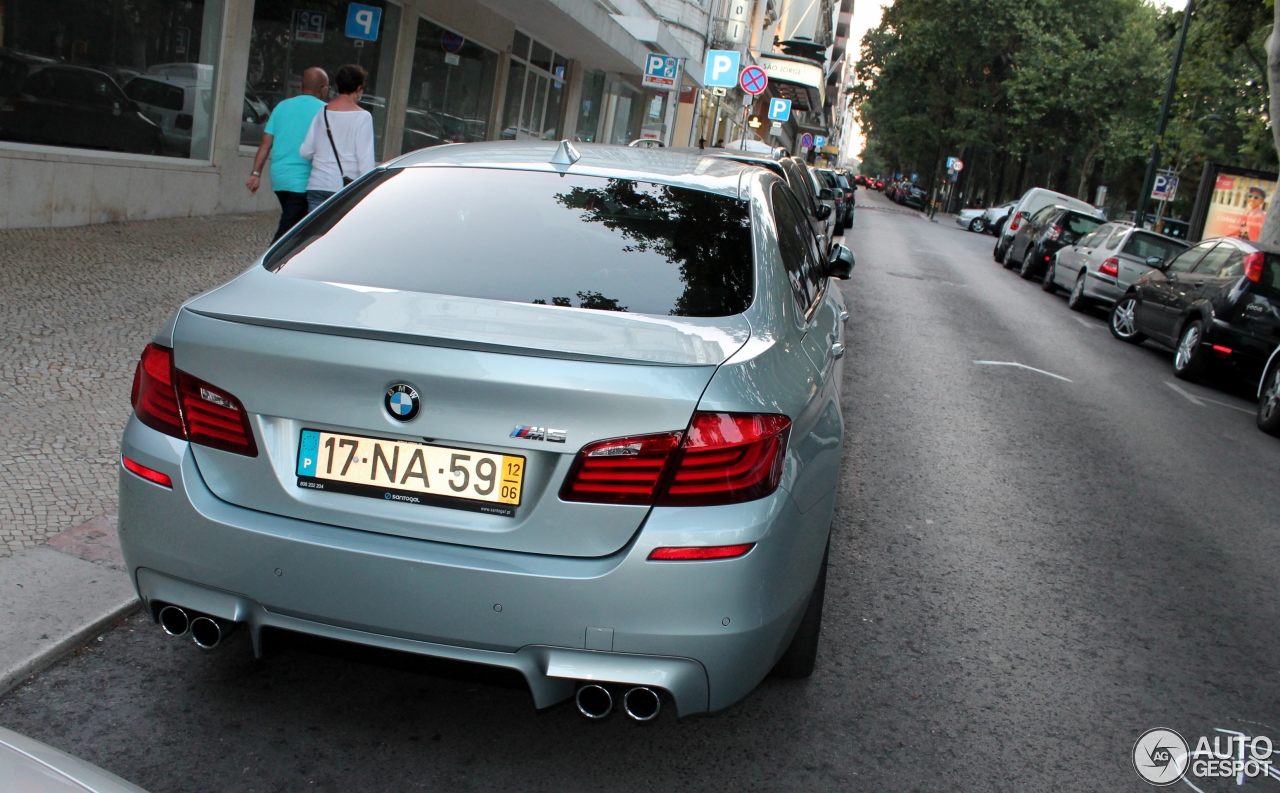 BMW M5 F10 2011