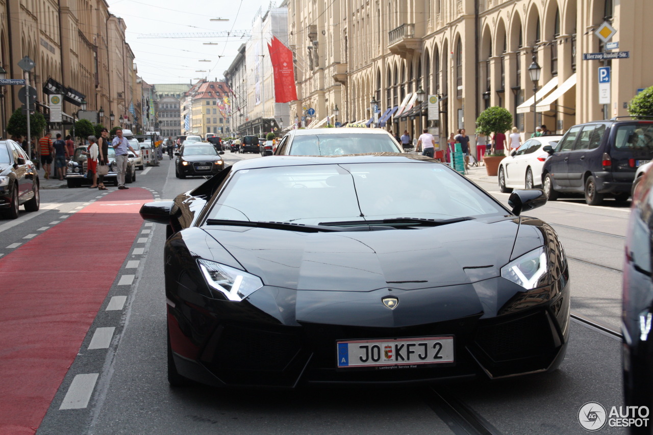 Lamborghini Aventador LP700-4