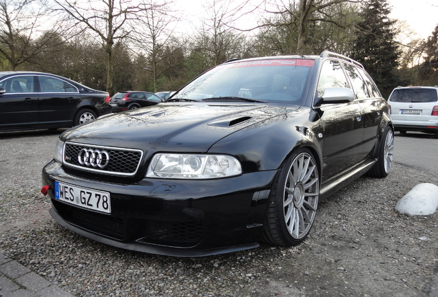 Audi RS4 Avant B5