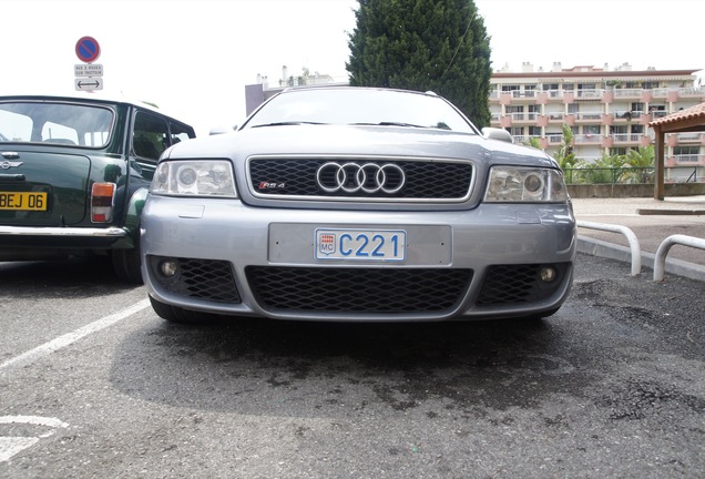 Audi RS4 Avant B5