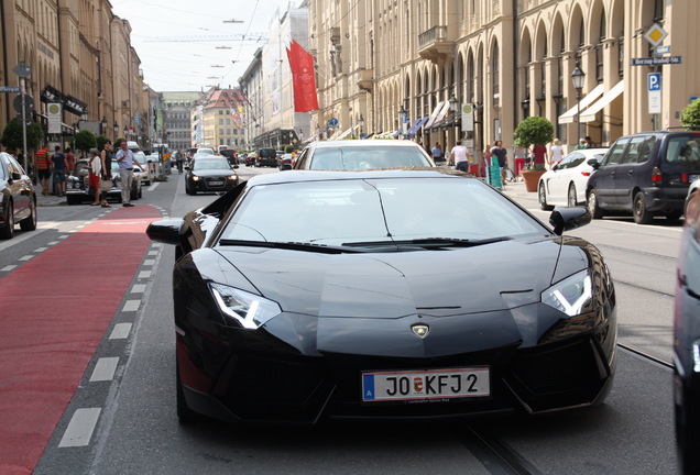 Lamborghini Aventador LP700-4