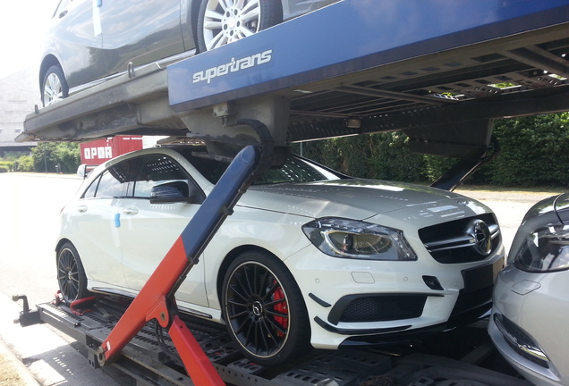 Mercedes-Benz A 45 AMG