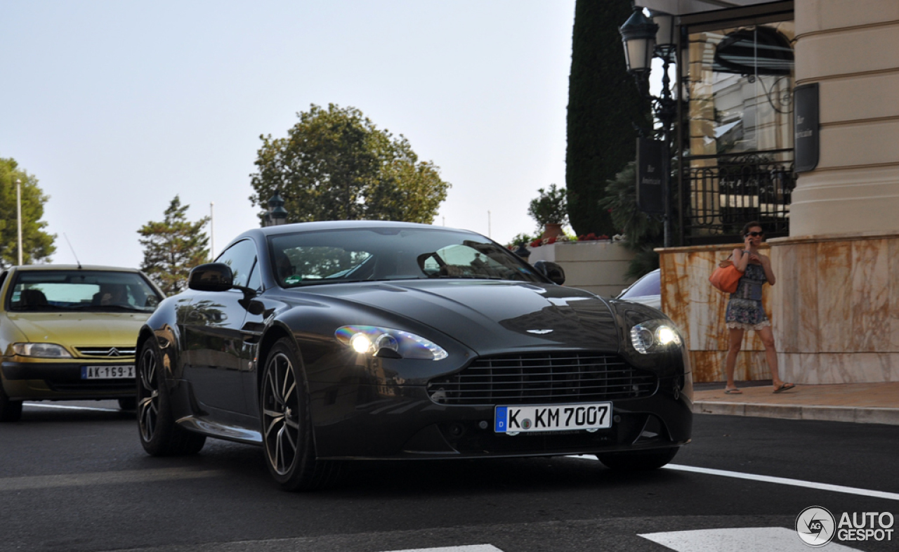 Aston Martin V8 Vantage S