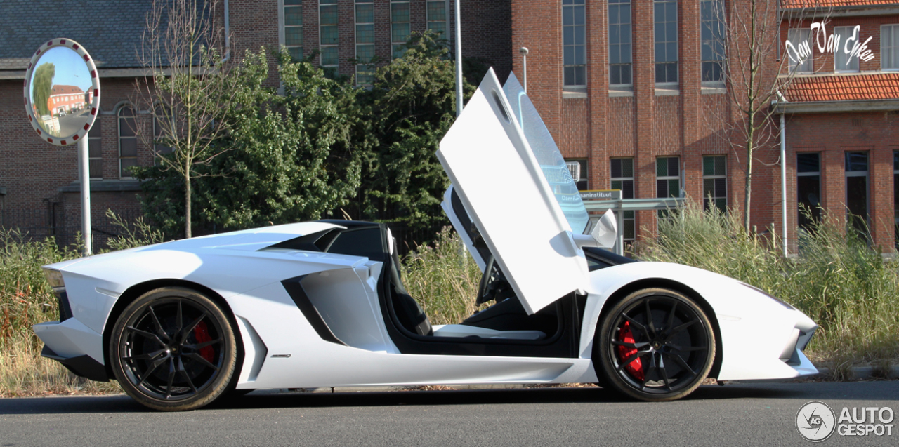 Lamborghini Aventador LP700-4 Roadster