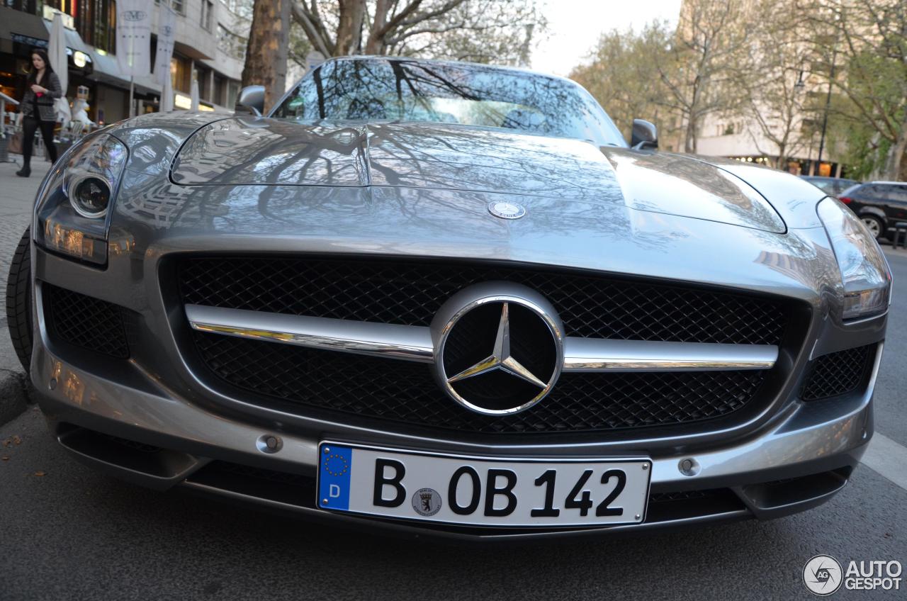 Mercedes-Benz SLS AMG