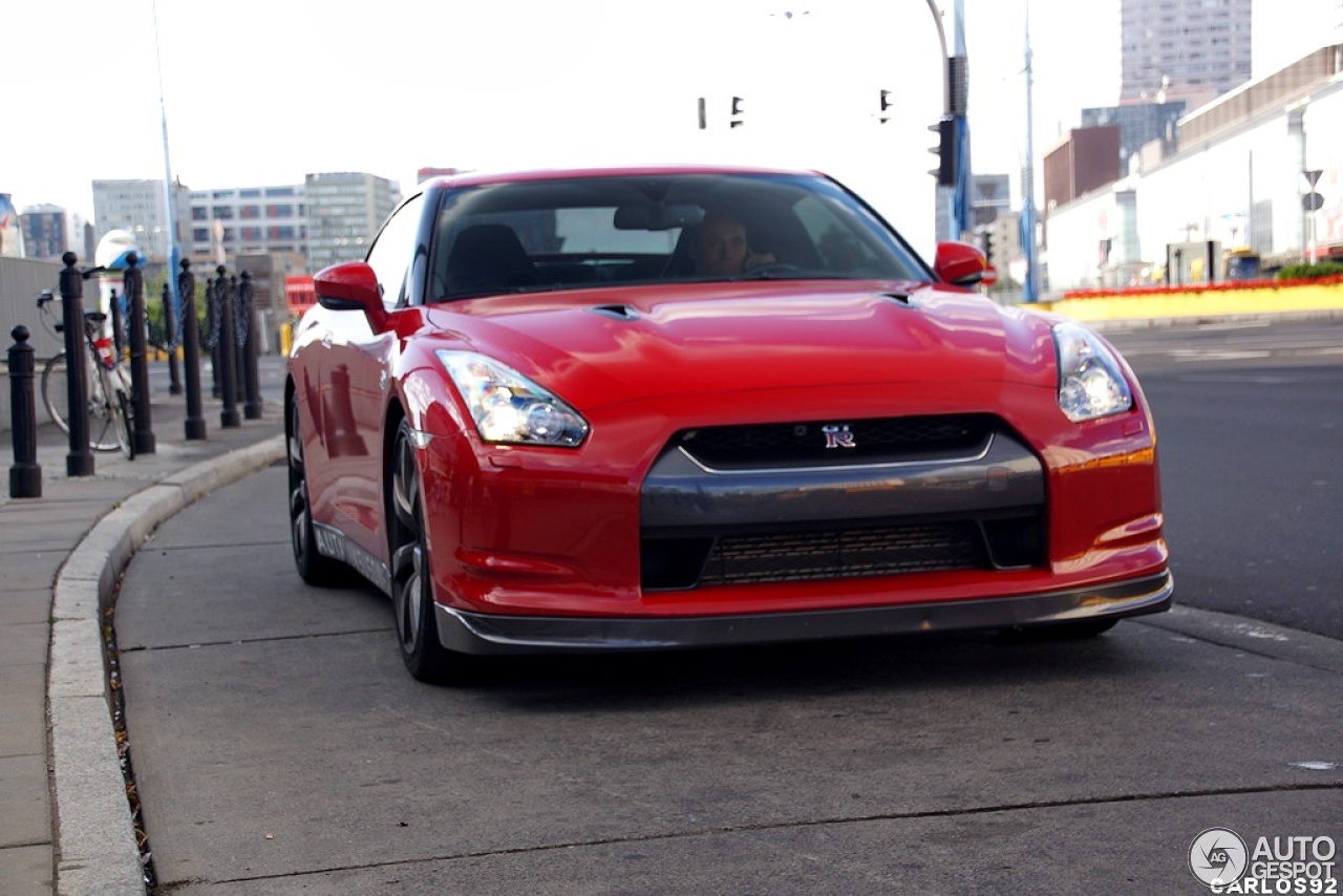 Nissan GT-R