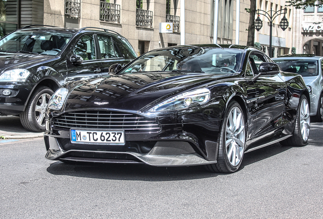 Aston Martin Vanquish 2013