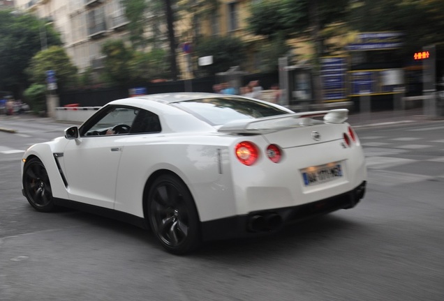 Nissan GT-R