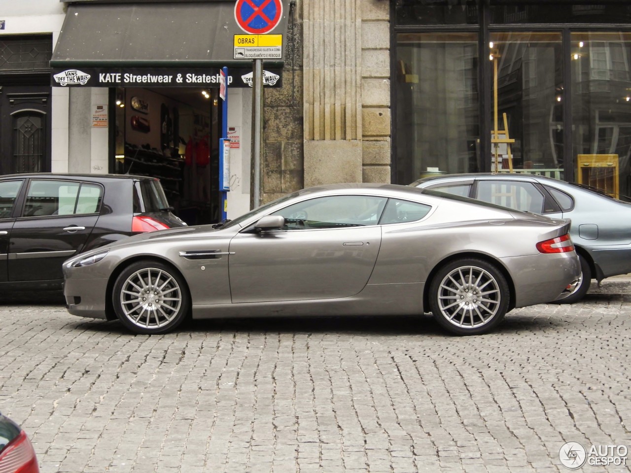 Aston Martin DB9