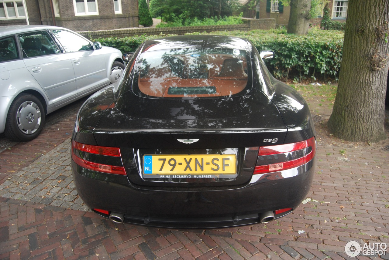 Aston Martin DB9