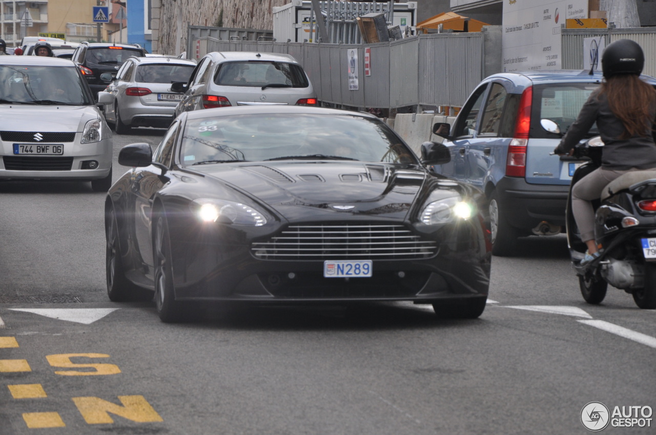 Aston Martin V12 Vantage