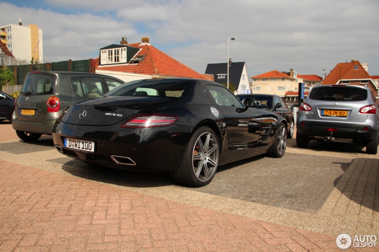 Mercedes-Benz SLS AMG