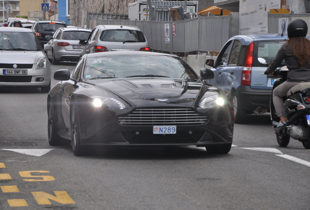 Aston Martin V12 Vantage