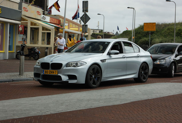 BMW M5 F10 2011