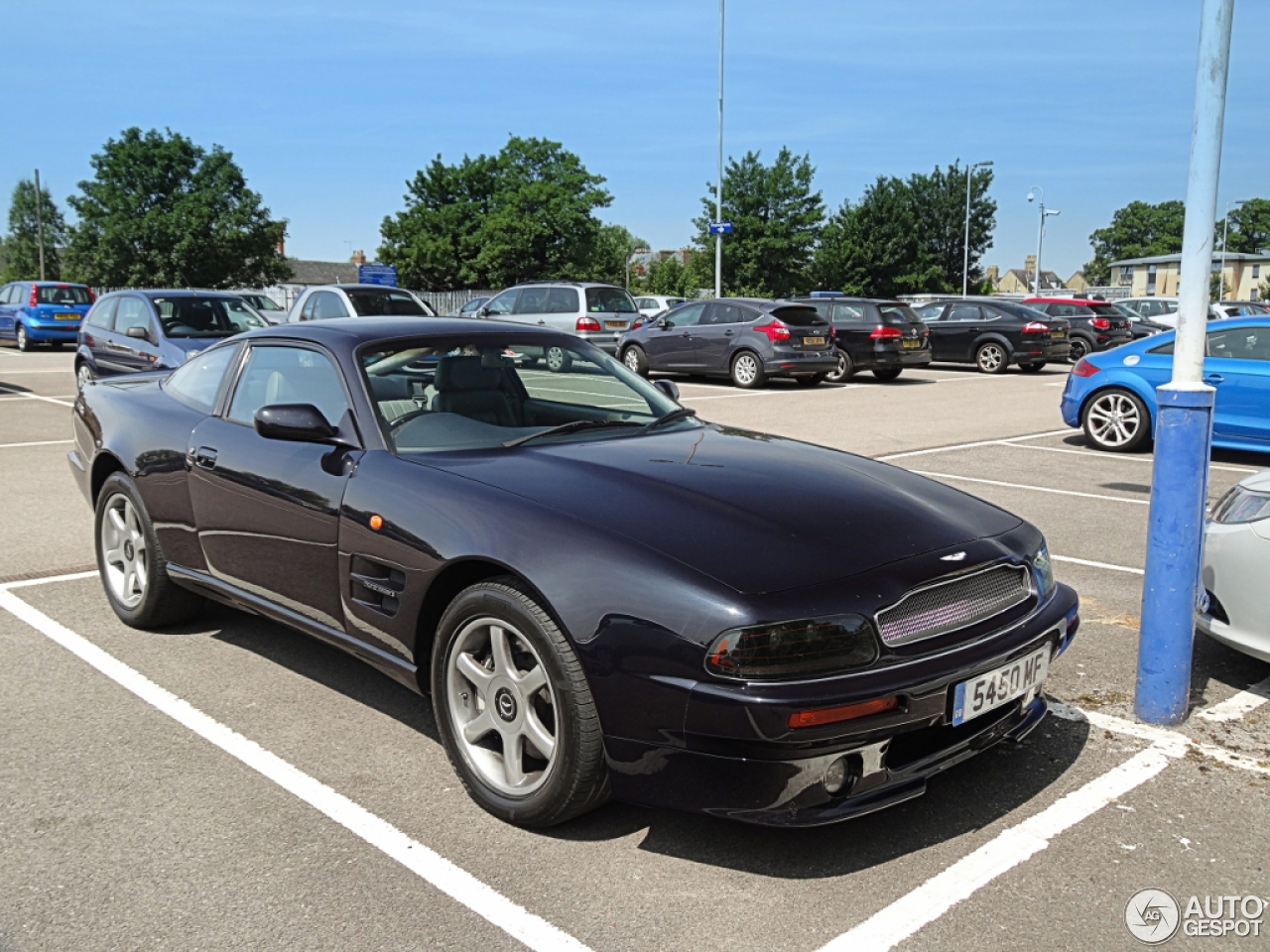 Aston Martin V8 Coupe