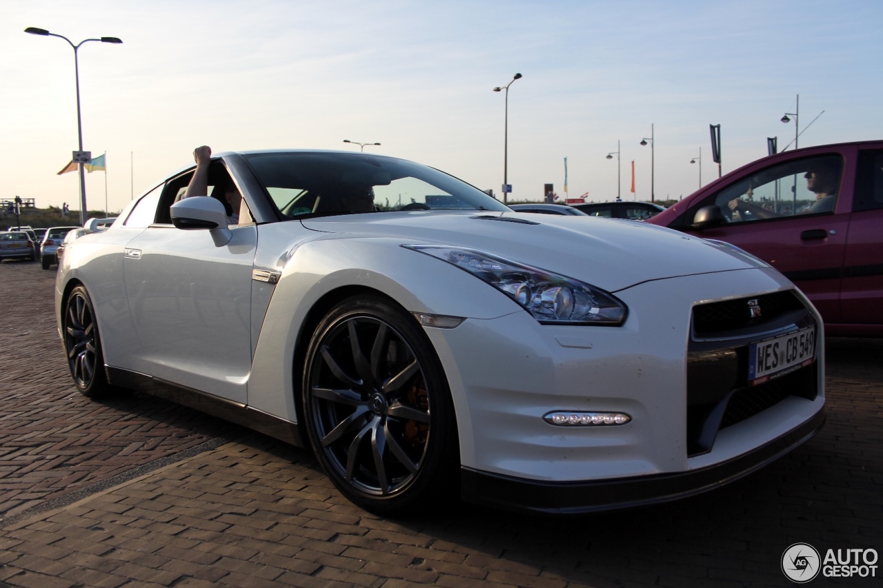 Nissan GT-R 2011