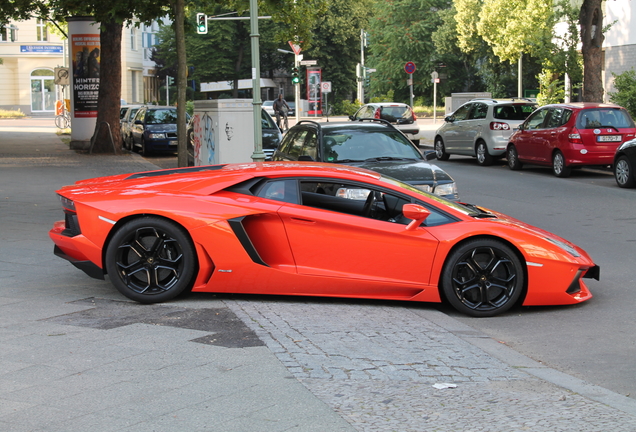 Lamborghini Aventador LP700-4