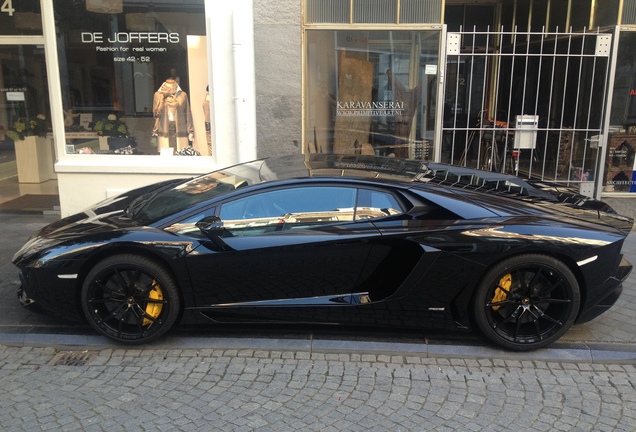 Lamborghini Aventador LP700-4