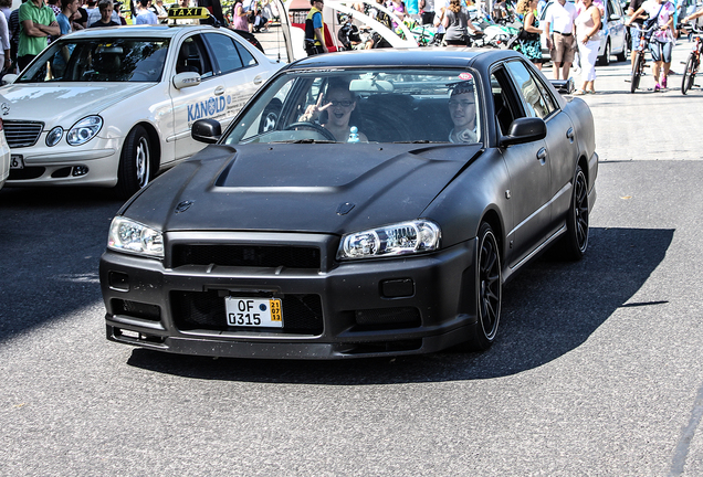 Nissan Skyline R34 Sedan