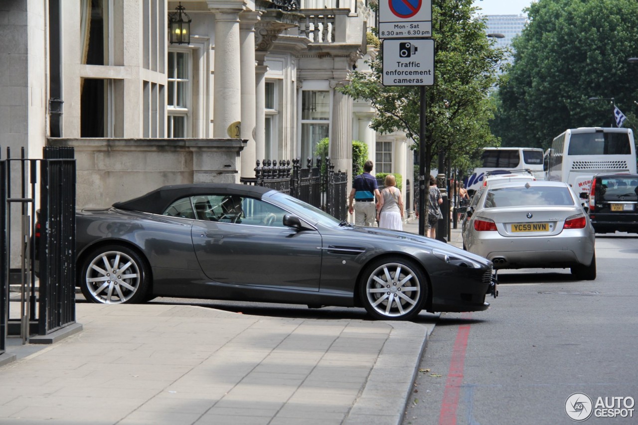 Aston Martin DB9 Volante