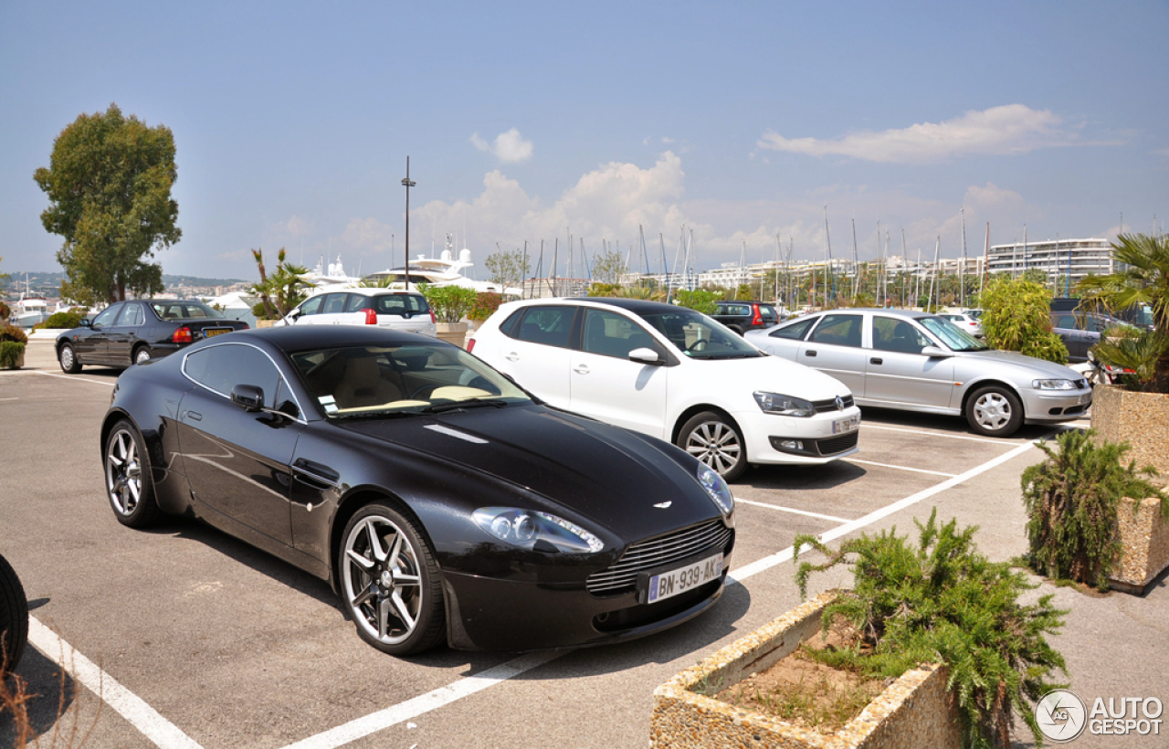 Aston Martin V8 Vantage